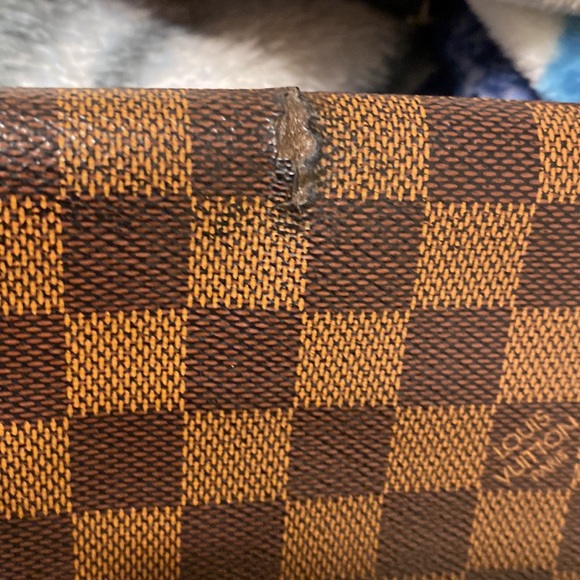 Authentic Louis Vuitton Damier Ebene Messenger bag - Picture 12 of 12